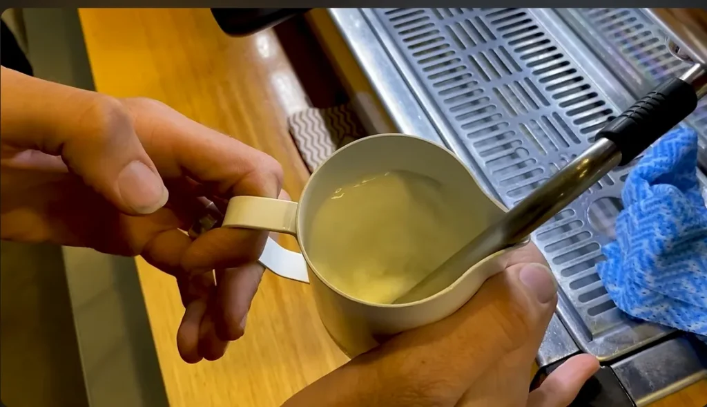 oat milk with coffee step 3