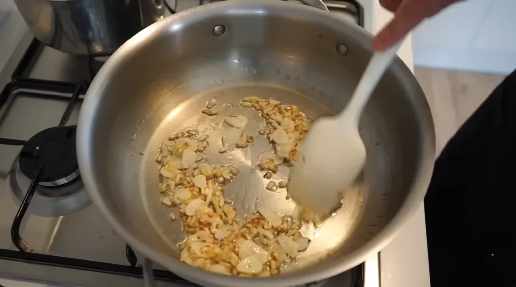 creamy rose pasta sauce step 2