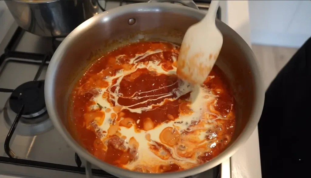 creamy rose pasta sauce step 4