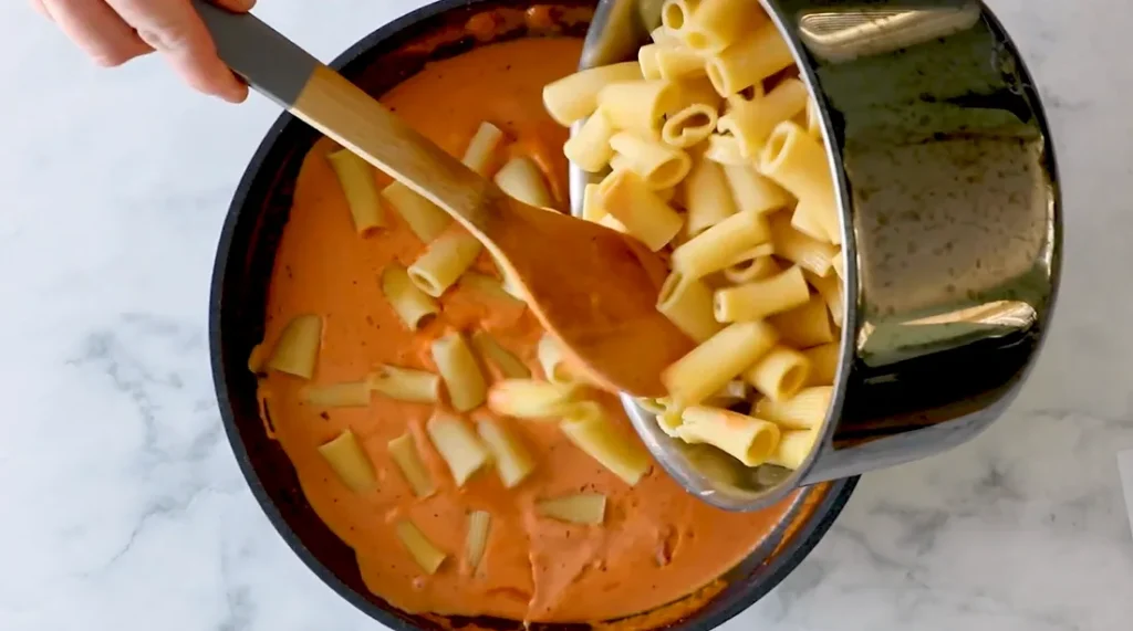 creamy tomato garlic rigatoni pasta