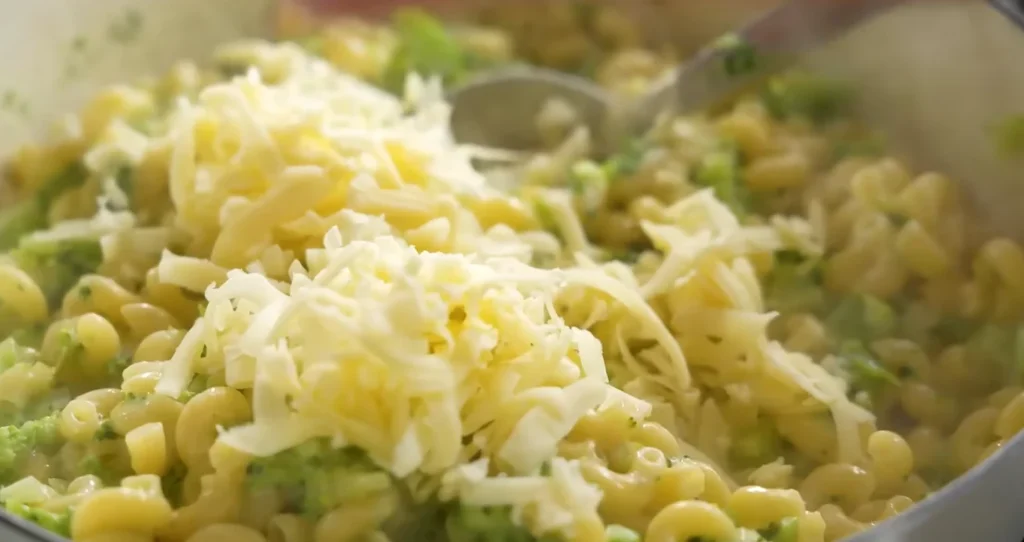 one pot broccoli mac and cheese